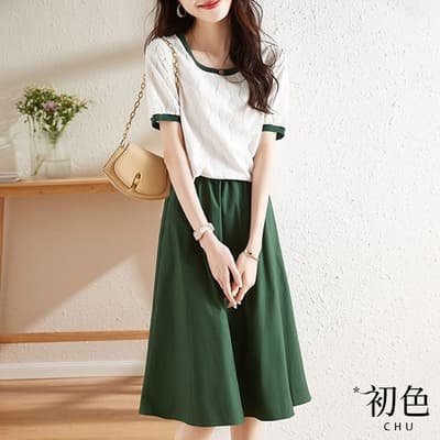 初色 撞色鏤空蕾絲短袖T恤上衣+純色A字裙半身裙套裝-綠色-69490(M-2XL可選)