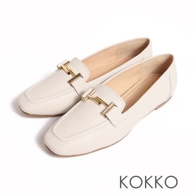 KOKKO百搭馬弦釦造型微寬楦包鞋米色