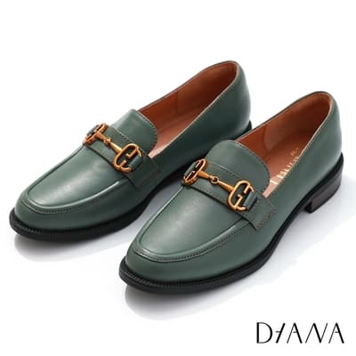 DIANA 3 cm質感牛皮馬銜釦低跟樂福鞋-率性獨特-橄欖綠