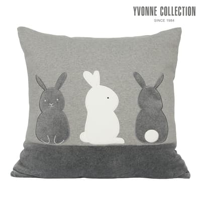 YVONNE COLLECTION 三隻兔兔方形抱枕（60x60公分）-岩石灰