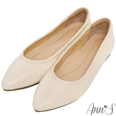 Ann’S舒適選擇-素面真皮小羊皮隱形坡跟尖頭包鞋-米白